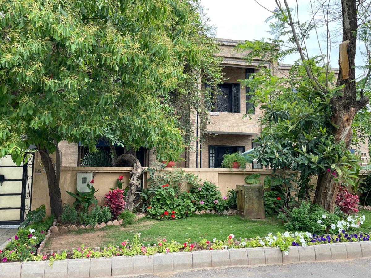Riviera Courtyard Guest House Islamabad Exterior foto